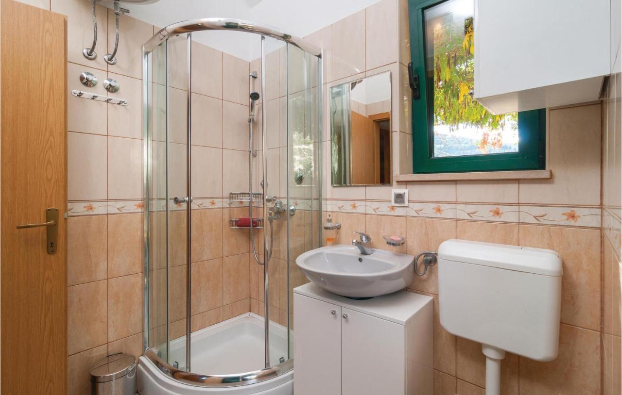 1 Bedroom Awesome Home In Postira Luaran gambar